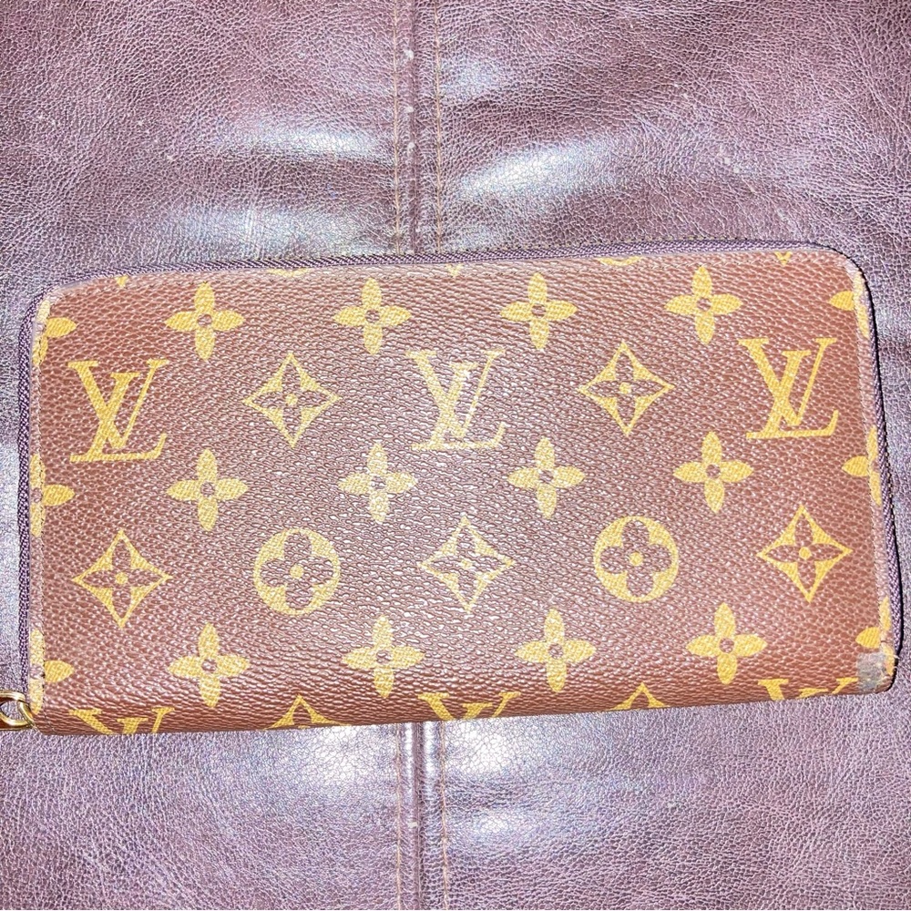 Louis Vuitton Brown and Gold Monogram Clutch